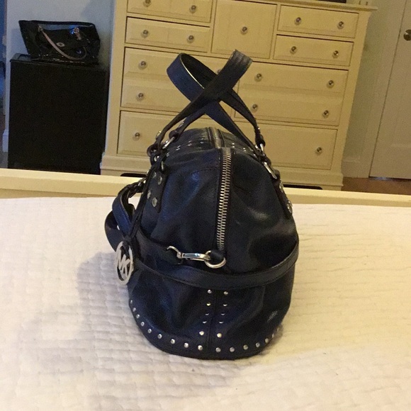 Beautiful Michael Kors blue leather stud bag - Picture 6 of 6
